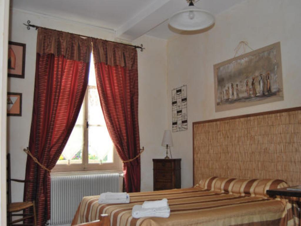 Chez Francine Et Xavier Bed & Breakfast Froissy  Стая снимка